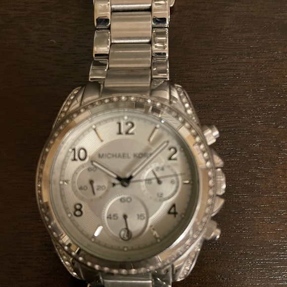 Ladies Watch - Picture 2 of 4